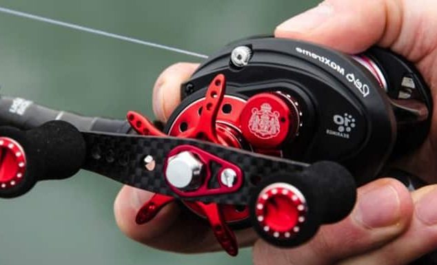 how to use a baitcaster reel